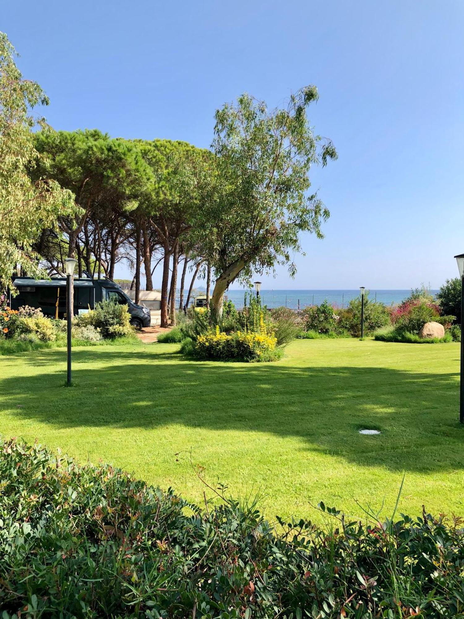 Camping Cala D'Ostia Пула Экстерьер фото
